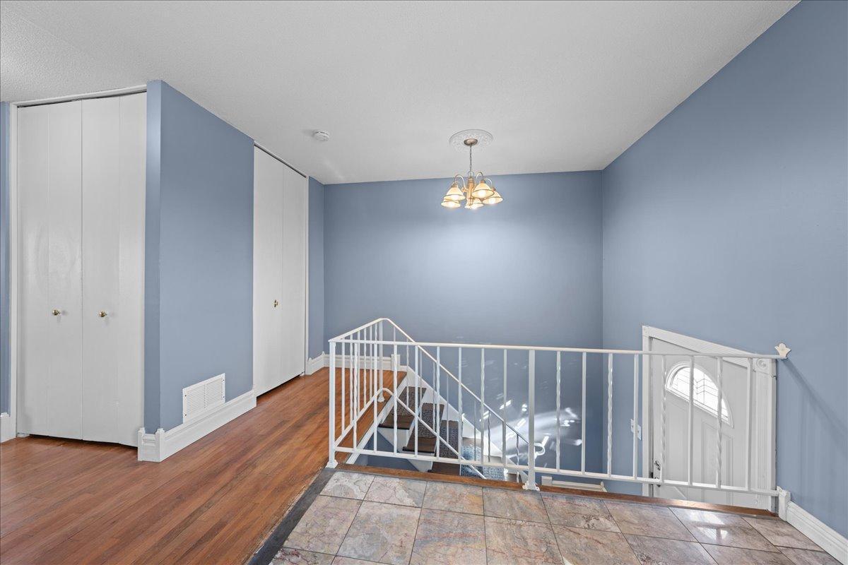 8907 Ironwood Avenue, Cottage Grove, Minnesota image 3