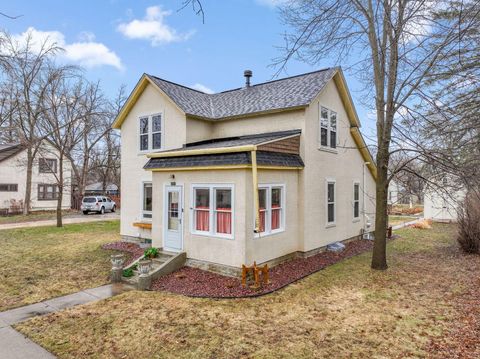 Homes For Sale - 613 3rd Street<br/> Dakota County, Farmington, MN 55024