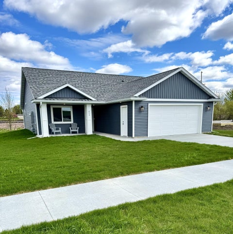 Homes For Sale - 804 2nd St Se<br/> Dodge Center, MN 55927