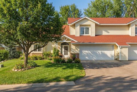 Townhouse For Sale - 732 E Nicollet Boulevard<br/> Dakota County, Burnsville, MN 55337