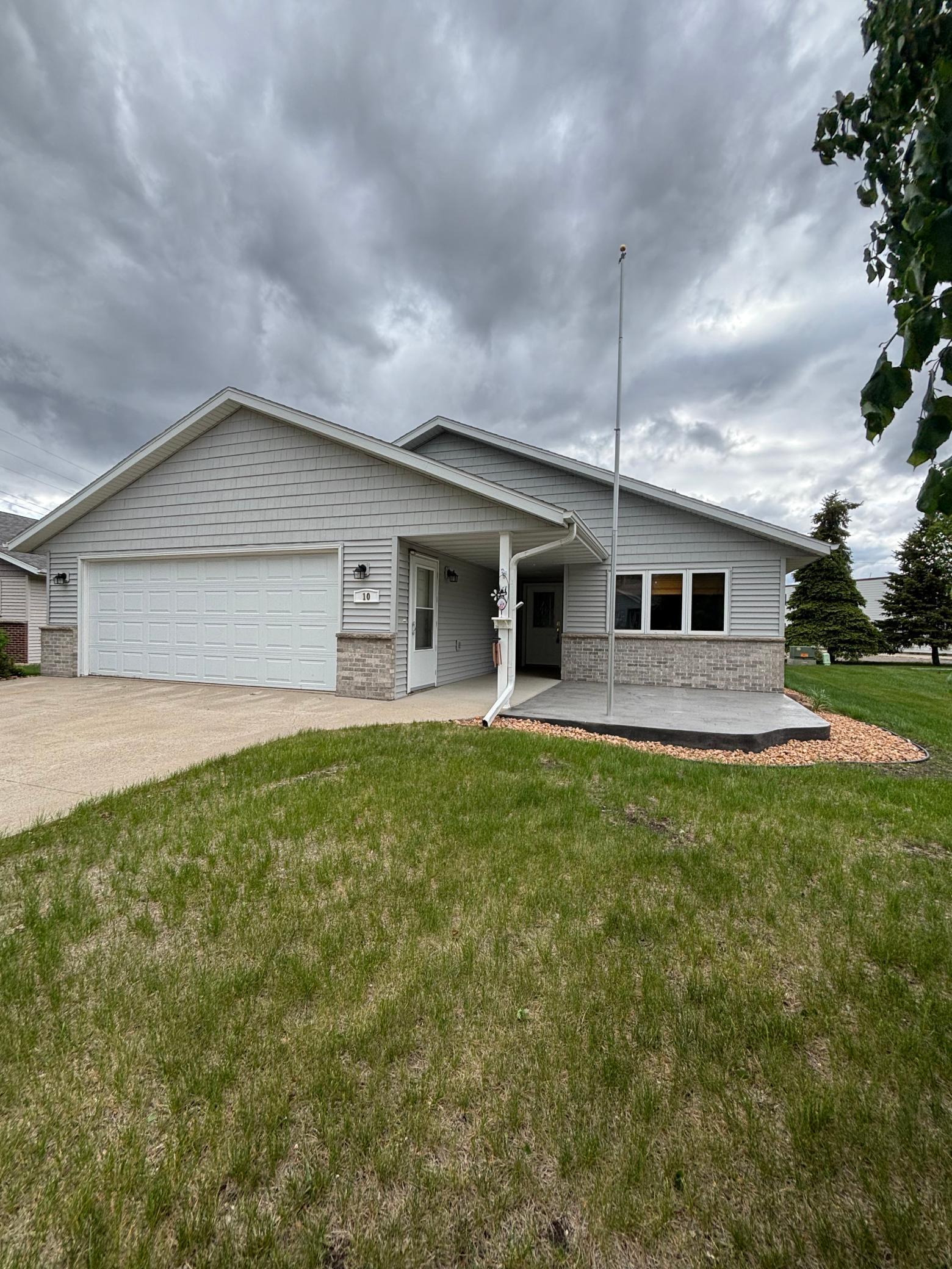 10 Townhouse Road, Morris, Minnesota image 3