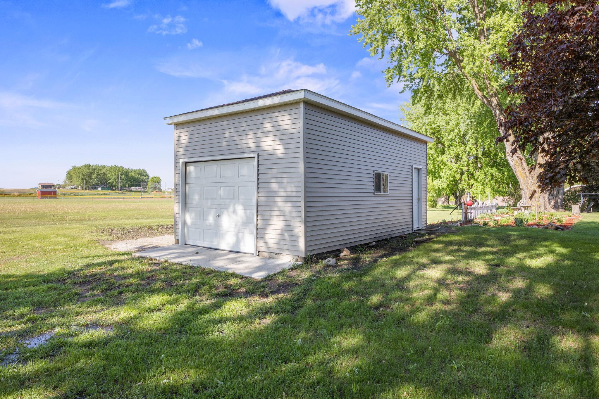 111 3rd Street, Brownton, Minnesota image 2