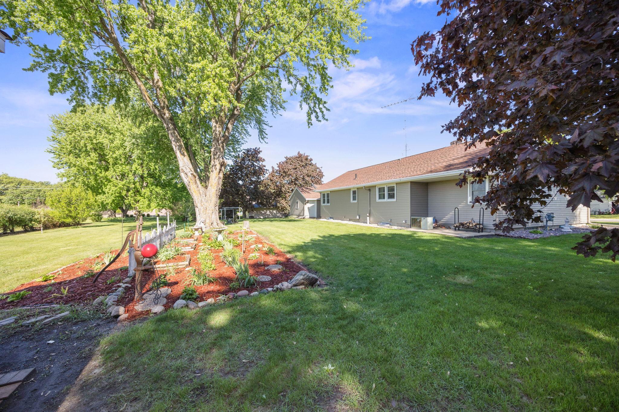 111 3rd Street, Brownton, Minnesota image 21
