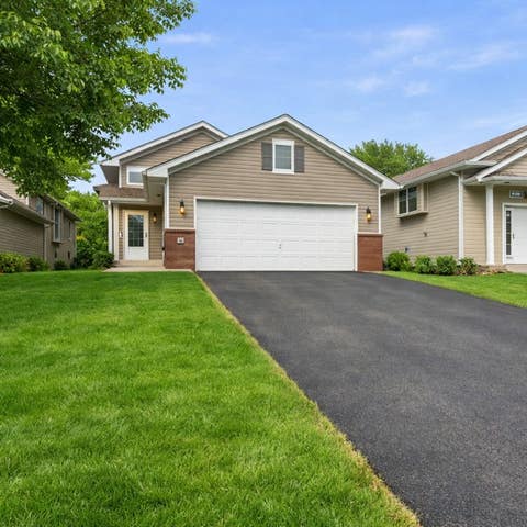 Townhouse For Sale - 141 Garner Circle<br/> Montrose, MN 55363