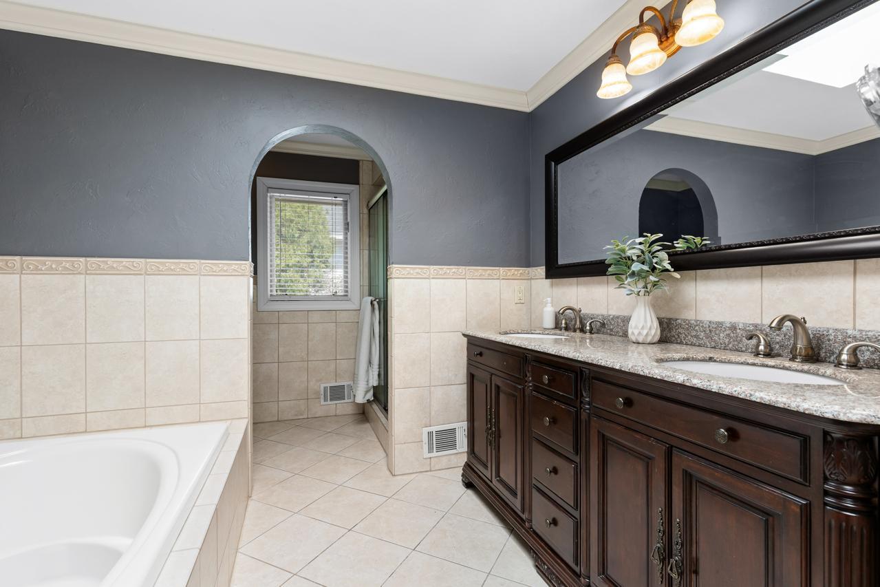 7104 Lanham Lane, Edina, Minnesota image 34