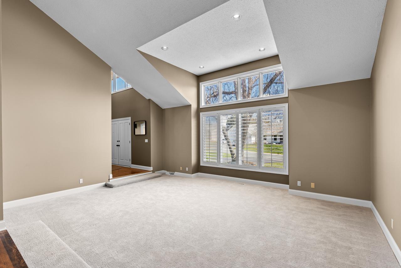 7104 Lanham Lane, Edina, Minnesota image 18