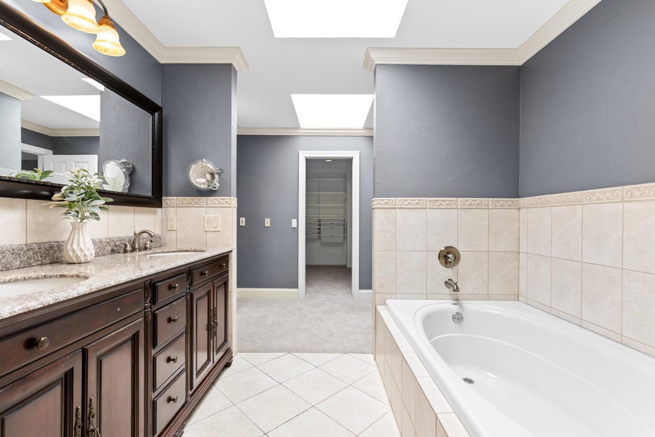 7104 Lanham Lane, Edina, Minnesota image 35
