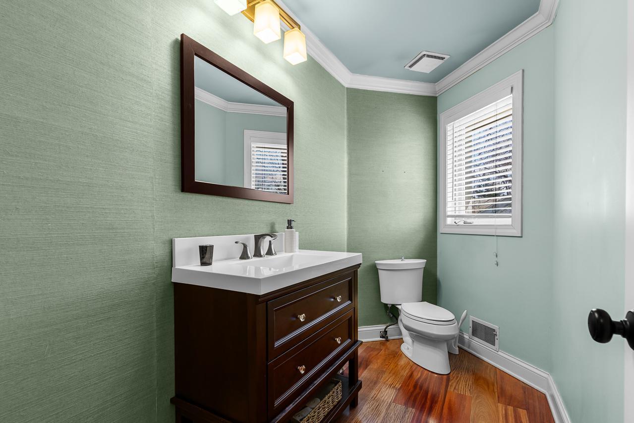 7104 Lanham Lane, Edina, Minnesota image 23