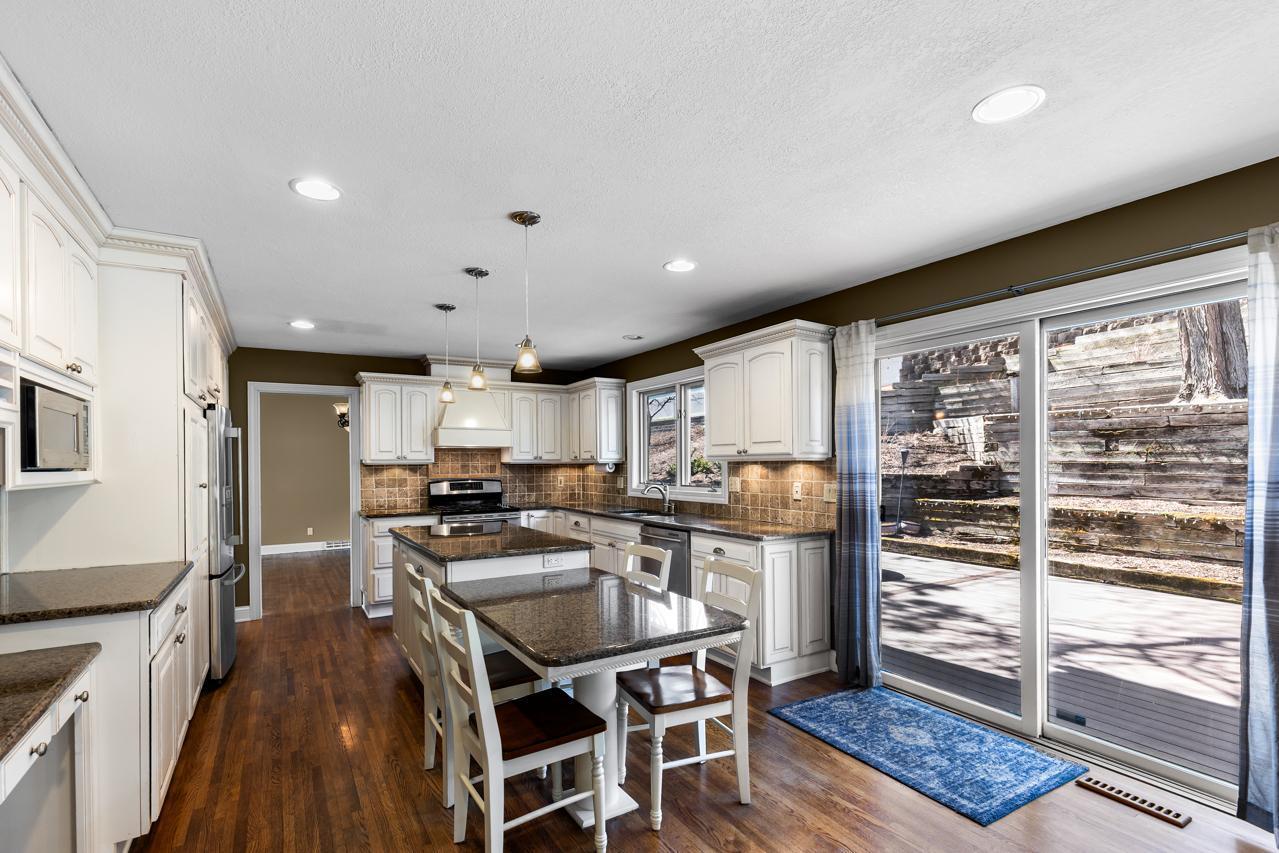 7104 Lanham Lane, Edina, Minnesota image 8