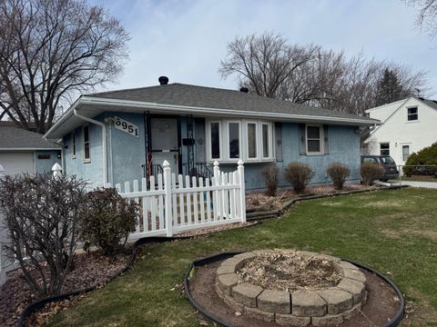 Homes For Sale - 6951 Claude Avenue<br/> Inver Grove Heights, MN 55076