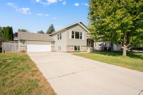 Homes For Sale - 829 4th Avenue<br/> Byron, MN 55920