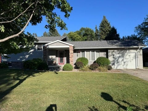 Homes For Sale - 308 Linda Lane<br/> Montevideo, MN 56265