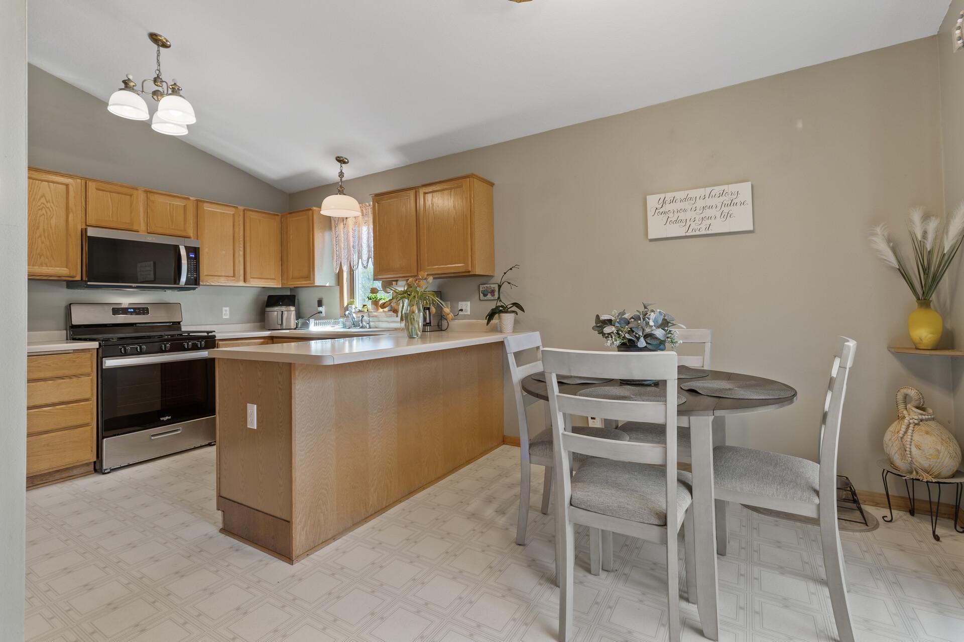 5583 Euclid Way, Farmington, Minnesota image 3