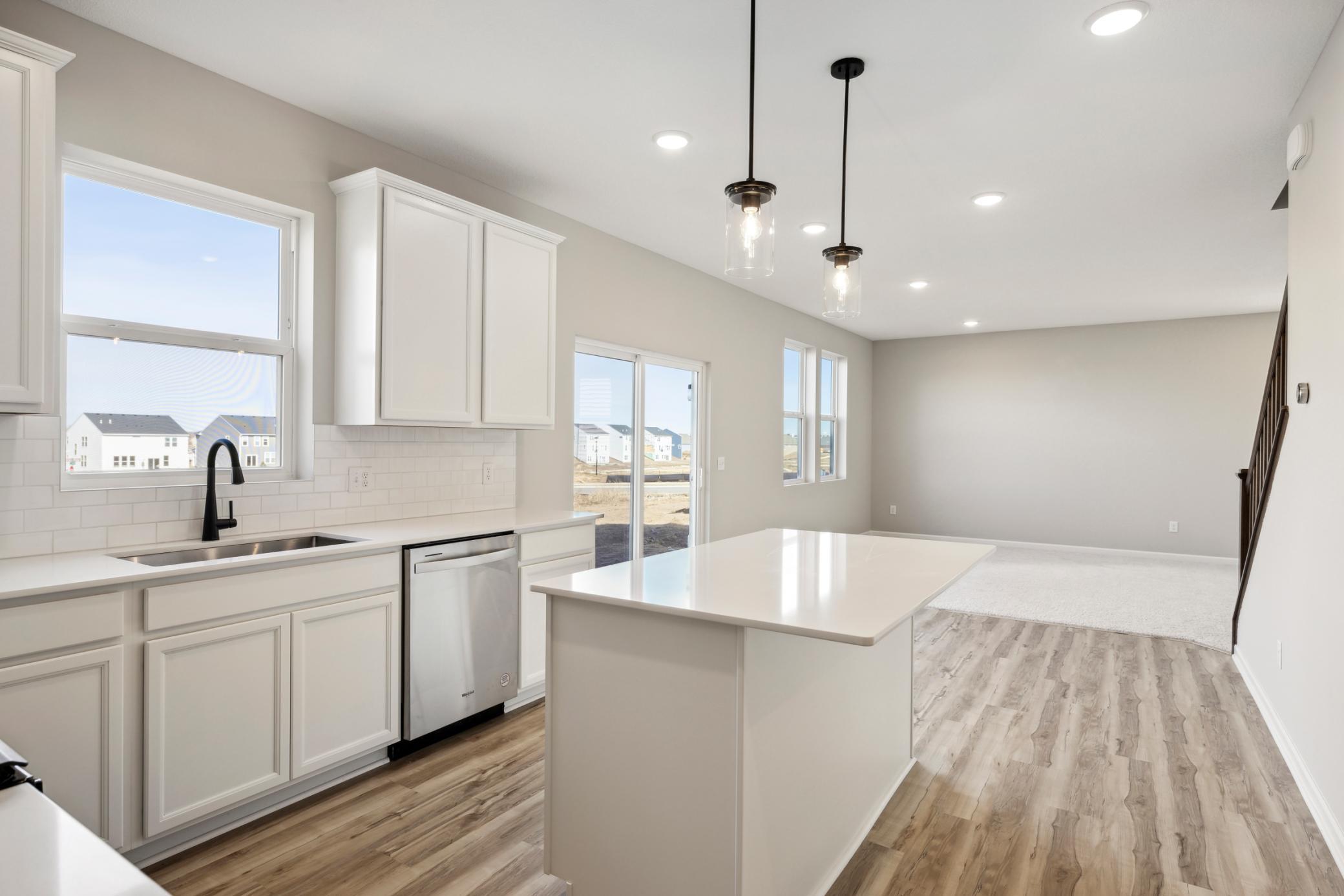 15062 Athgoe Drive, Rosemount, Minnesota image 2