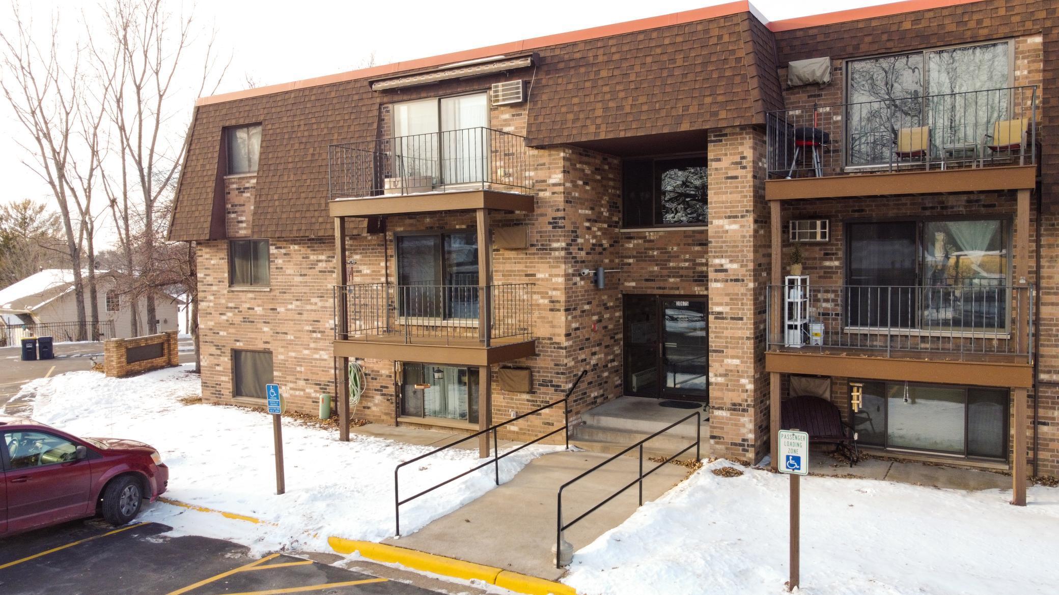 30675 Park Street #306, Lindstrom, Minnesota image 3