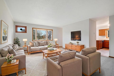 Townhouse For Sale - 2075 13th Avenue<br/> Shakopee, MN 55379