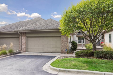 Townhouse For Sale - 7238 Lewis Ridge Parkway<br/> Edina, MN 55439