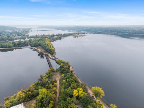 Townhouse For Sale - 215 Eastbank Court<br/> Hudson, WI 54016