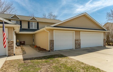 Townhouse For Sale - 106 2nd Avenue<br/> Dodge County, Kasson, MN 55944