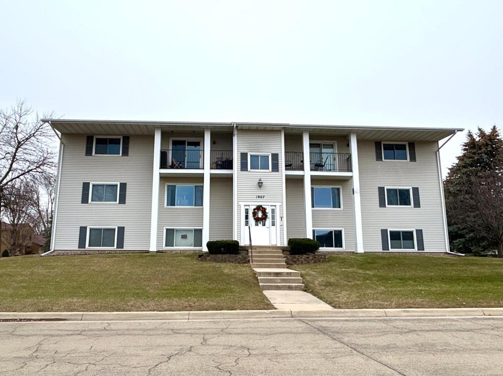 1807 Greenfield Lane #1, Rochester, Minnesota image 1