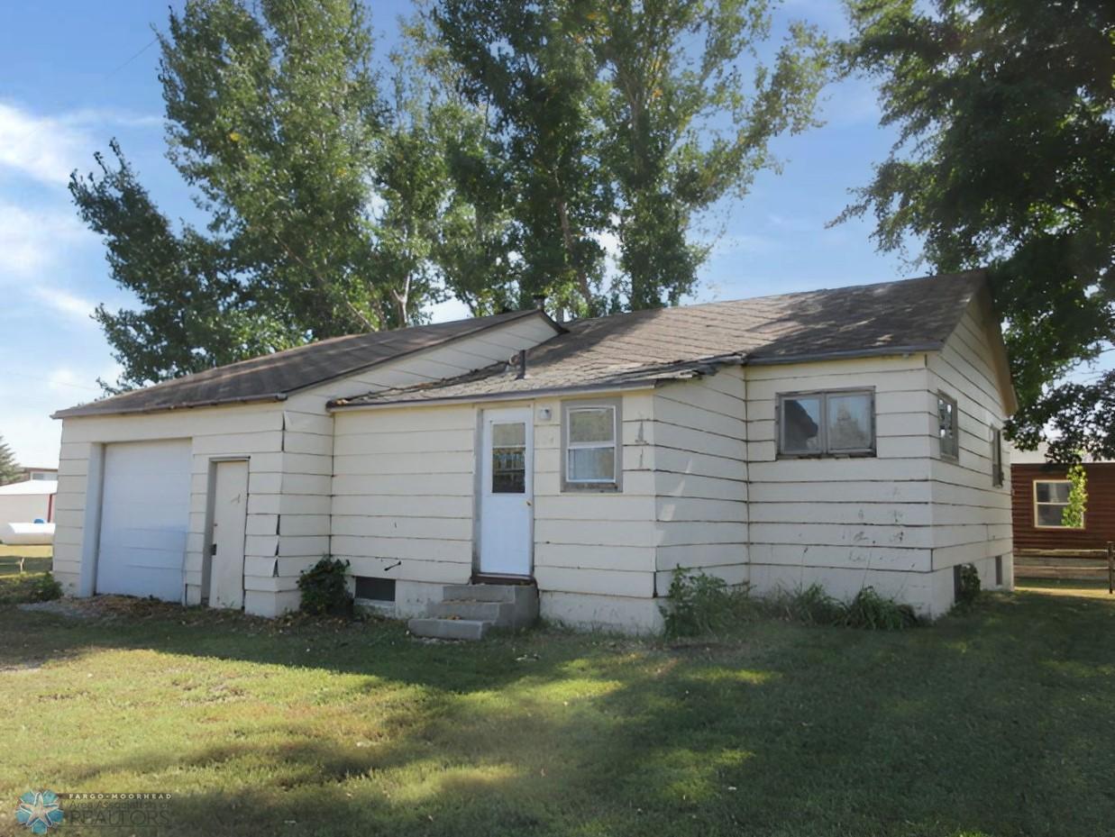 Oakes, North Dakota 58474, United States, 2 Bedrooms Bedrooms, ,2 BathroomsBathrooms,Residential,Pending,40152