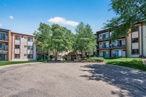 Condo For Sale - 401 E Burnsville Parkway<br/> Burnsville, MN 55337