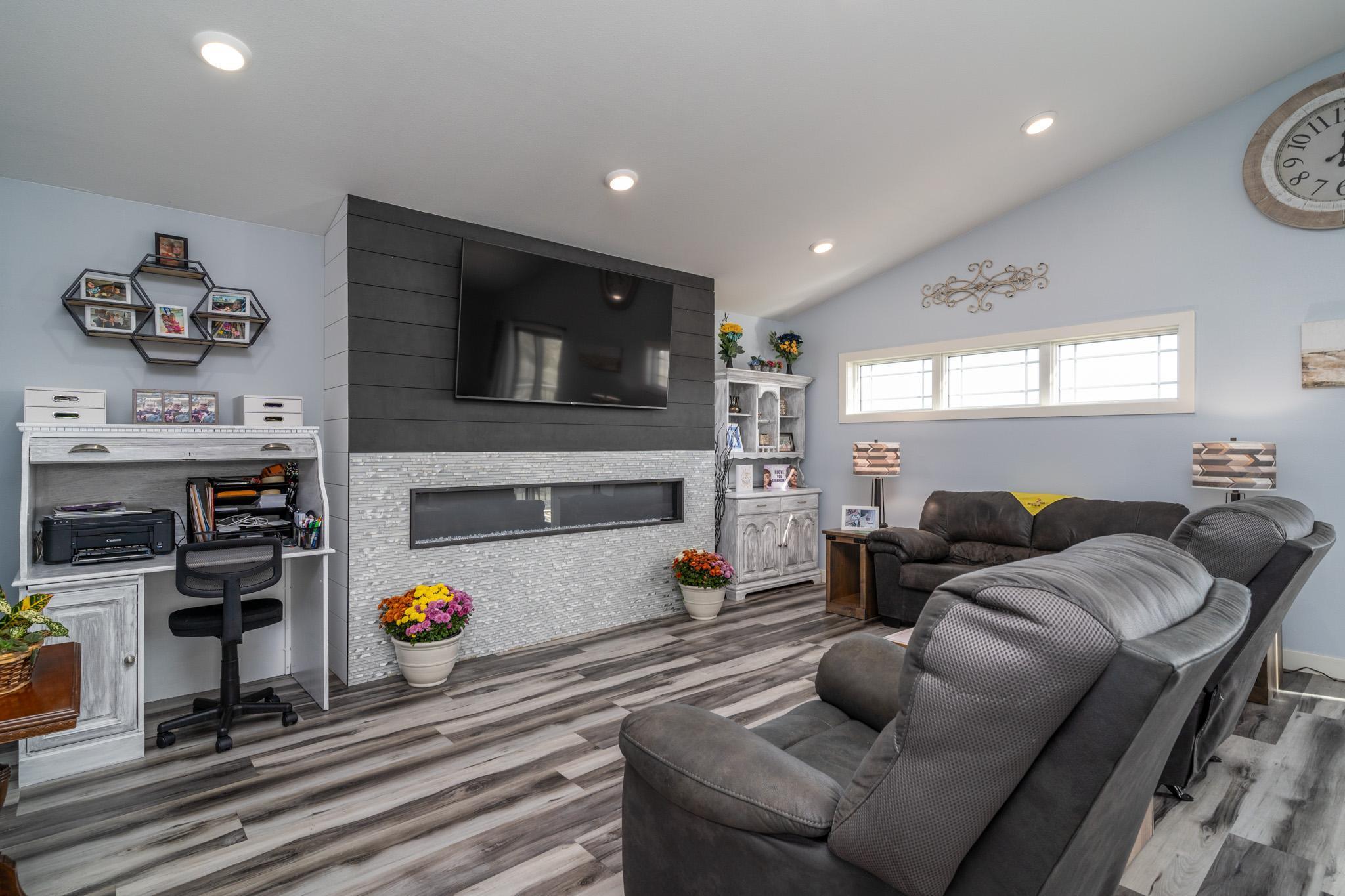 1600 Barrette Street, Crookston, Minnesota image 11