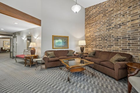 Condo For Sale - 35 Nathan Lane<br/> Minneapolis, MN 55441