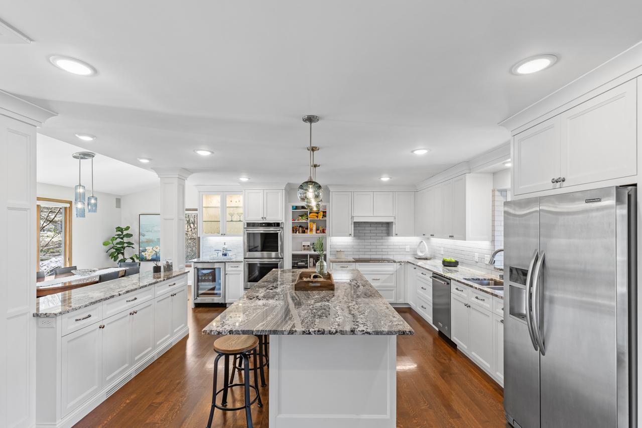 15361 Village Woods Drive, Eden Prairie, Minnesota image 6