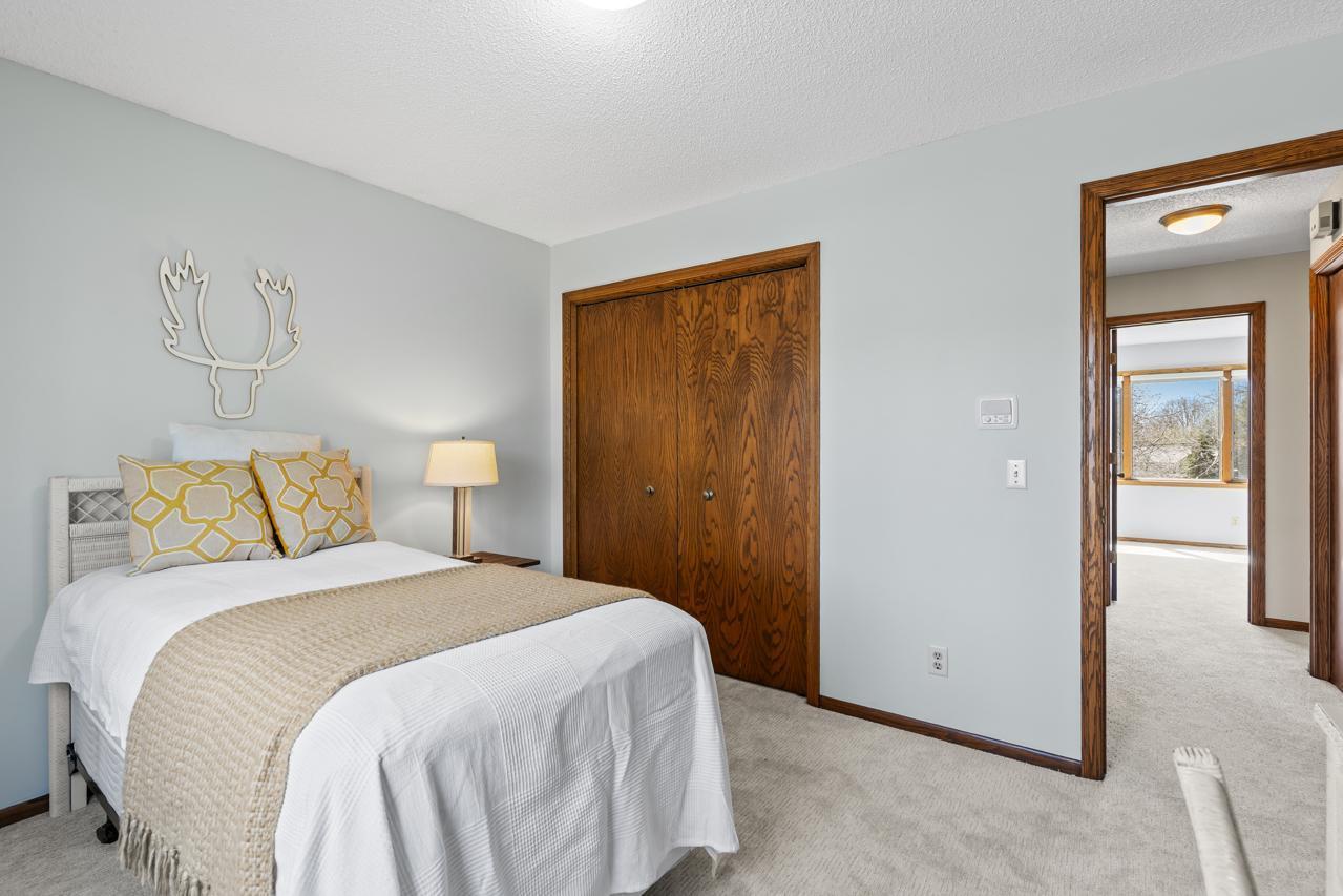 15361 Village Woods Drive, Eden Prairie, Minnesota image 27
