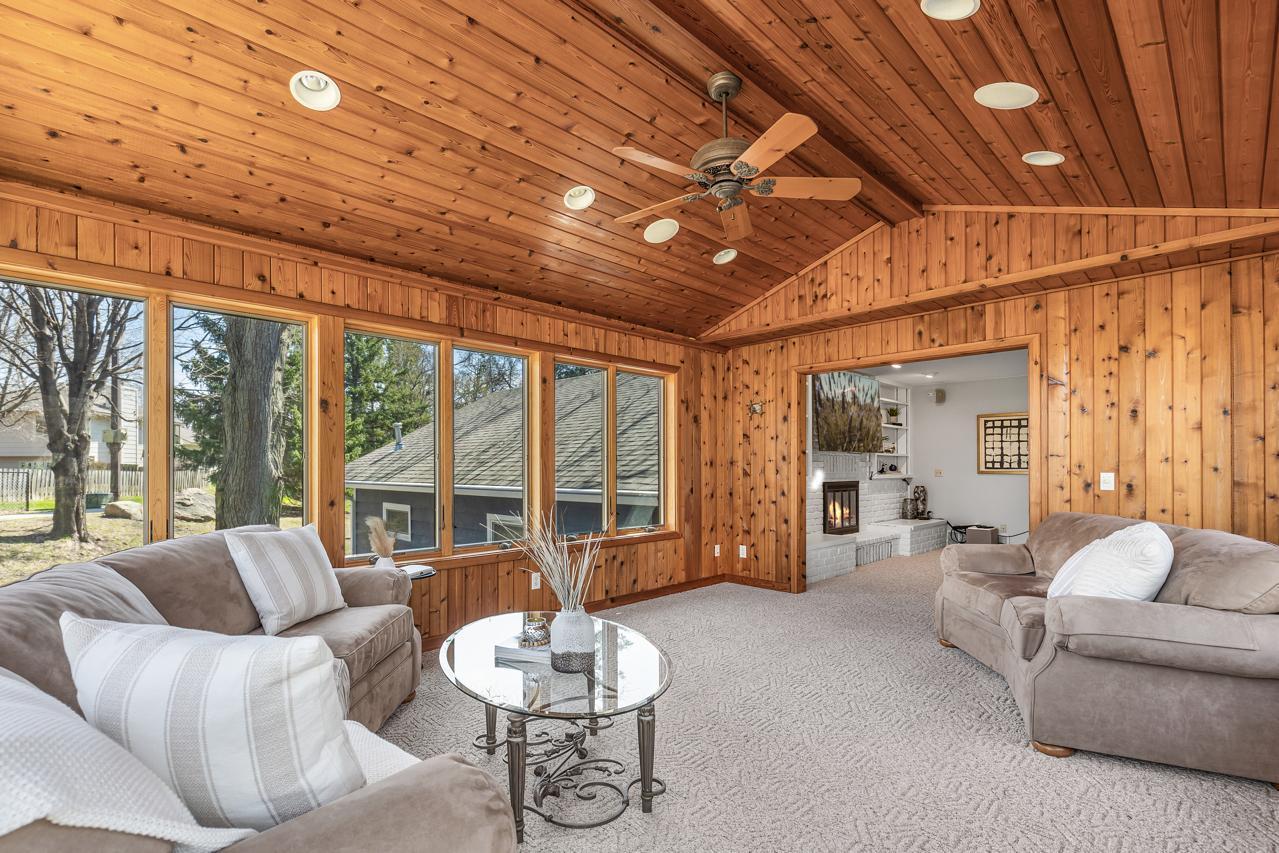 15361 Village Woods Drive, Eden Prairie, Minnesota image 17