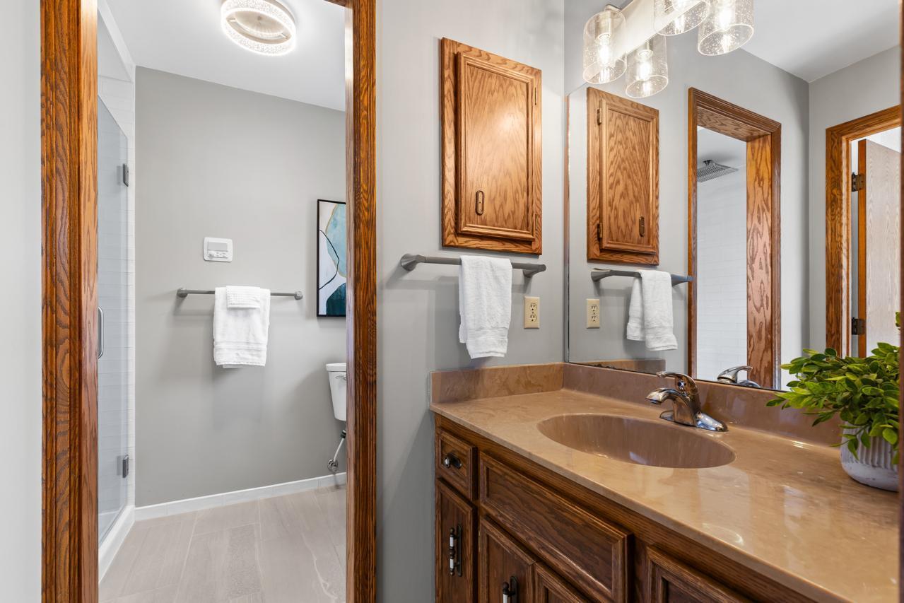 15361 Village Woods Drive, Eden Prairie, Minnesota image 21