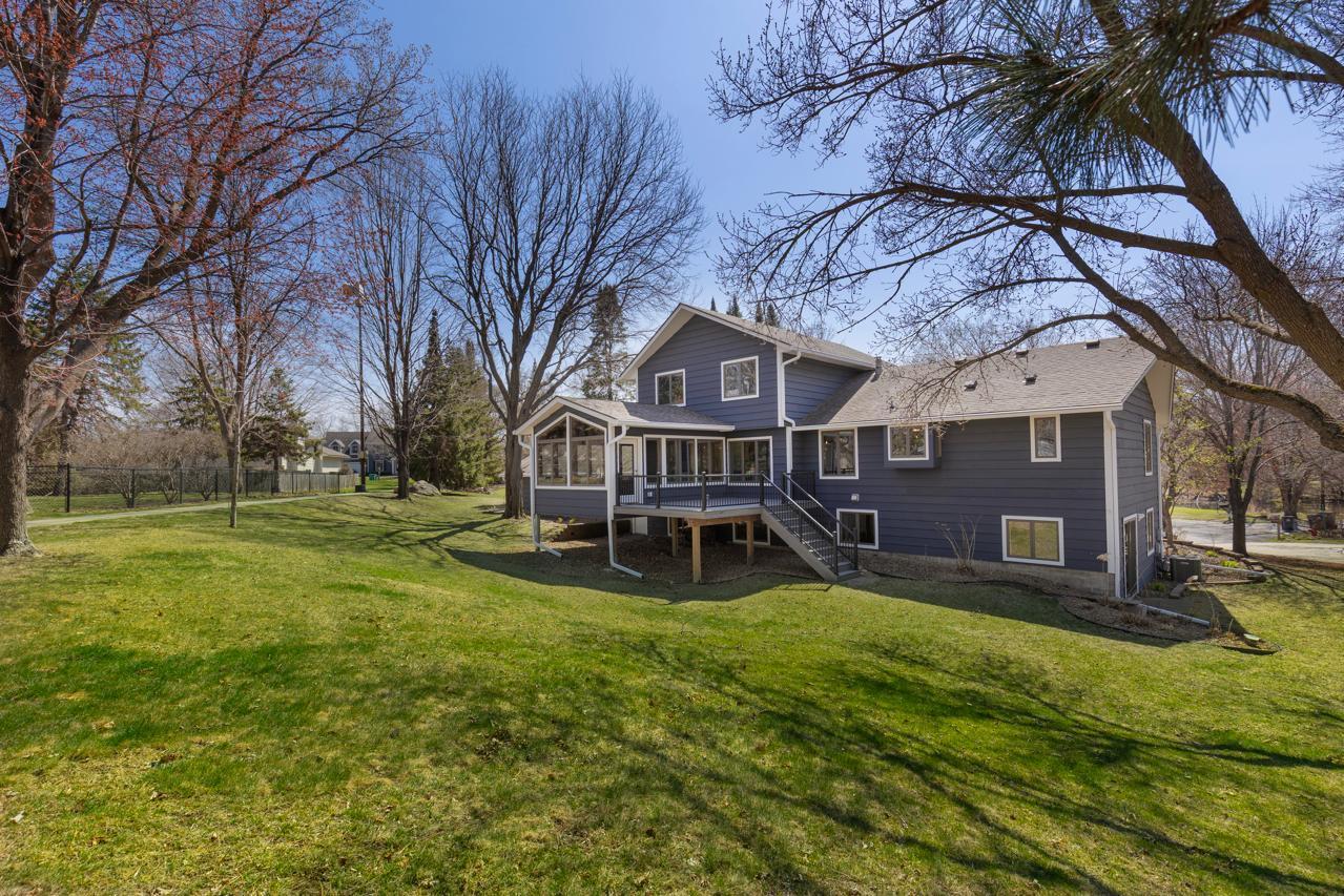 15361 Village Woods Drive, Eden Prairie, Minnesota image 41