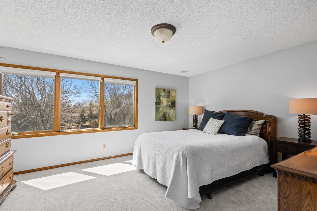 15361 Village Woods Drive, Eden Prairie, Minnesota image 19