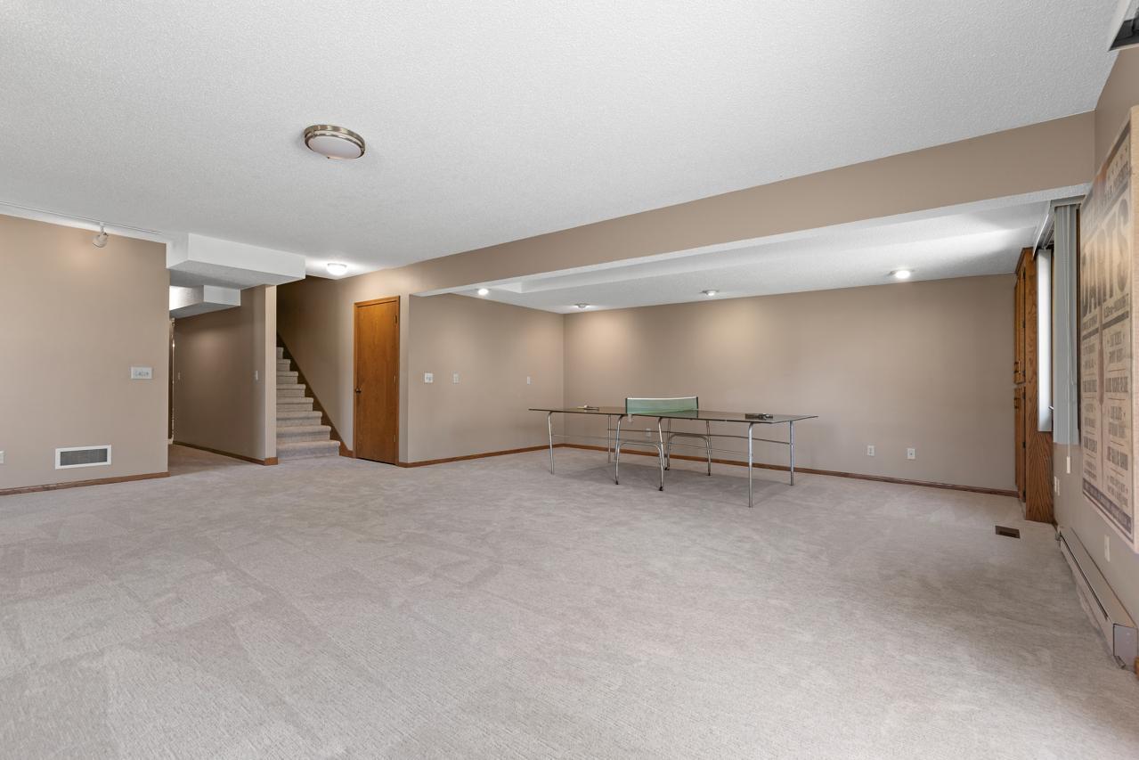 15361 Village Woods Drive, Eden Prairie, Minnesota image 32