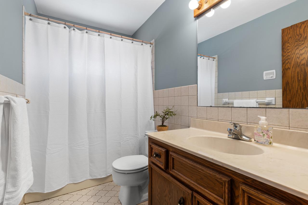15361 Village Woods Drive, Eden Prairie, Minnesota image 25