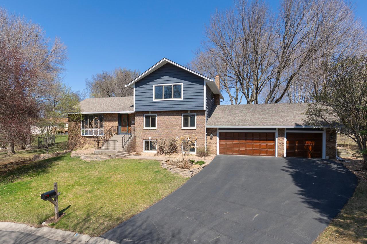 15361 Village Woods Drive, Eden Prairie, Minnesota image 1