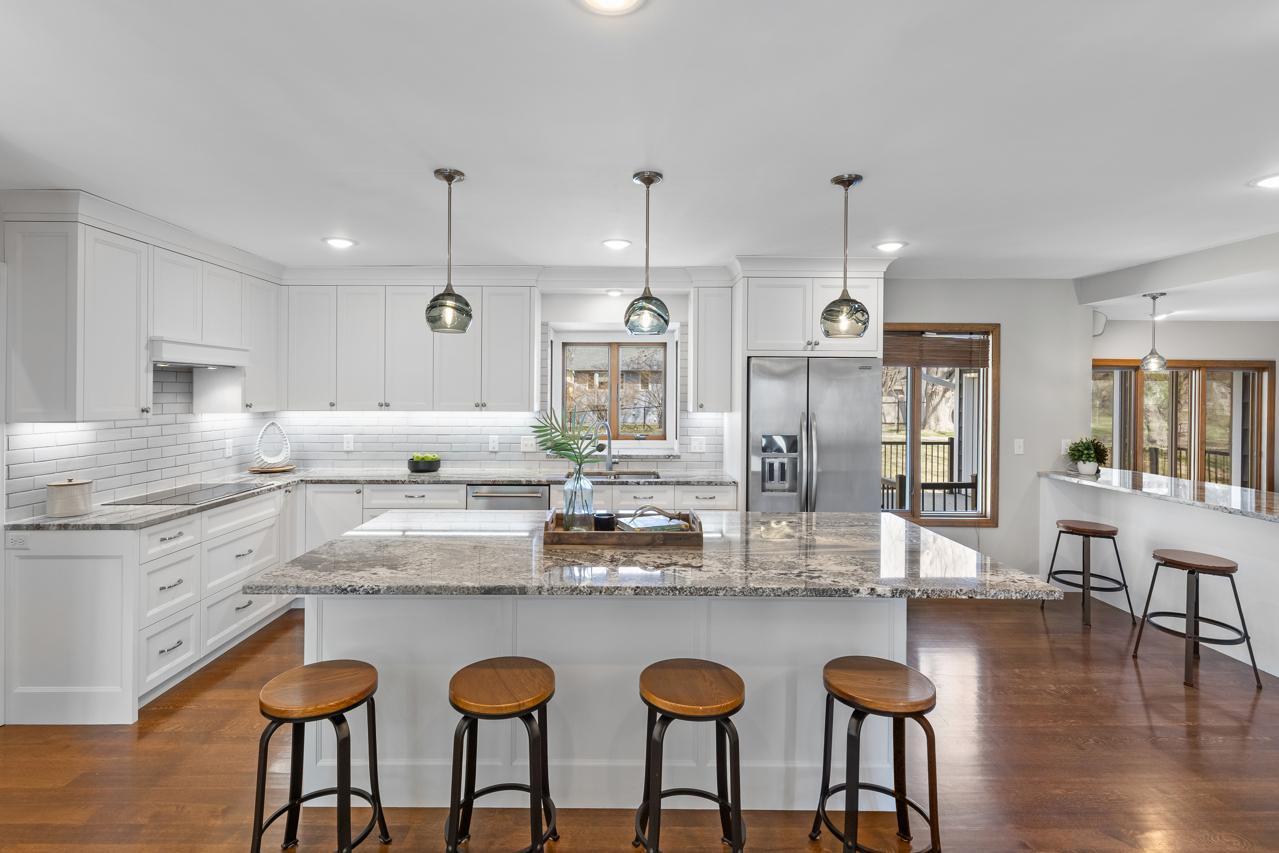 15361 Village Woods Drive, Eden Prairie, Minnesota image 3