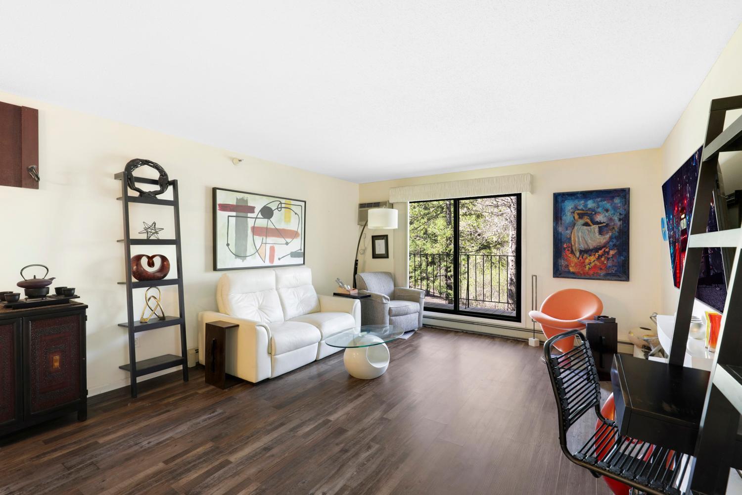 5645 Green Circle Drive #110, Hopkins, Minnesota image 3