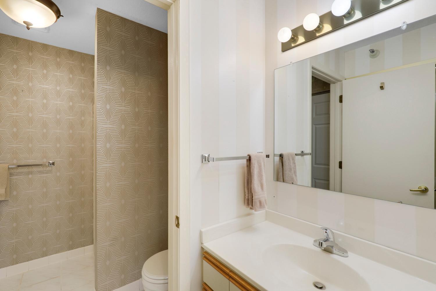 5645 Green Circle Drive #110, Hopkins, Minnesota image 19