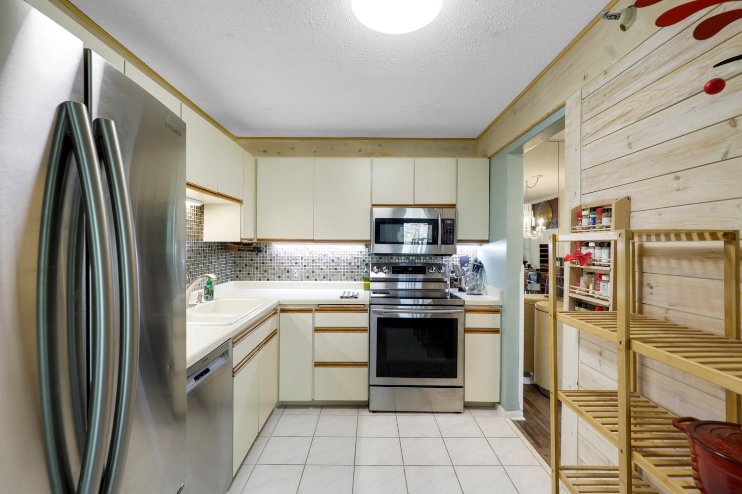 5645 Green Circle Drive #110, Hopkins, Minnesota image 11