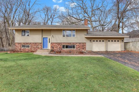 Homes For Sale - 4835 Lakeview Drive<br/> Saint Paul, MN 55126