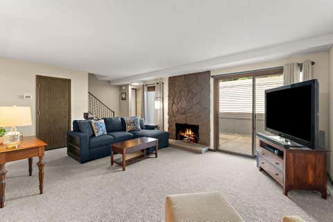 Townhouse For Sale - 1224 Wagon Wheel Road<br/> Hennepin County, Hopkins, MN 55343
