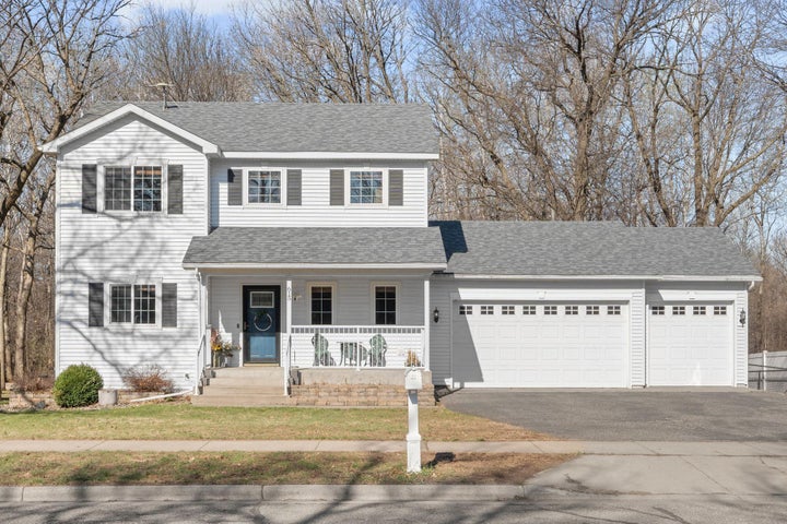 1-web-or-mls-615 Oakwood Dr-1.jpg