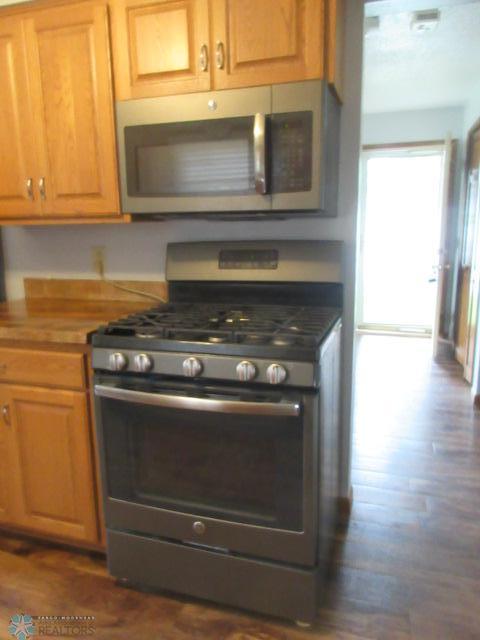 Jamestown, North Dakota 58401, United States, 4 Bedrooms Bedrooms, ,2 BathroomsBathrooms,Residential,Active,193108