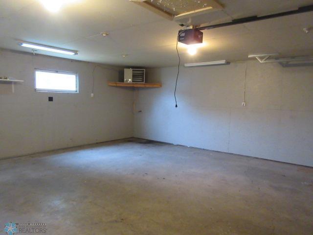 Jamestown, North Dakota 58401, United States, 4 Bedrooms Bedrooms, ,2 BathroomsBathrooms,Residential,Active,193108