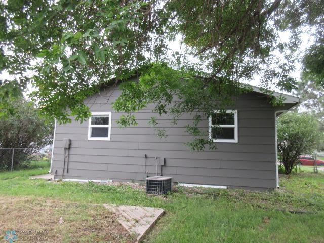 Jamestown, North Dakota 58401, United States, 4 Bedrooms Bedrooms, ,2 BathroomsBathrooms,Residential,Active,193108