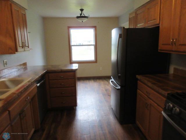 Jamestown, North Dakota 58401, United States, 4 Bedrooms Bedrooms, ,2 BathroomsBathrooms,Residential,Active,193108