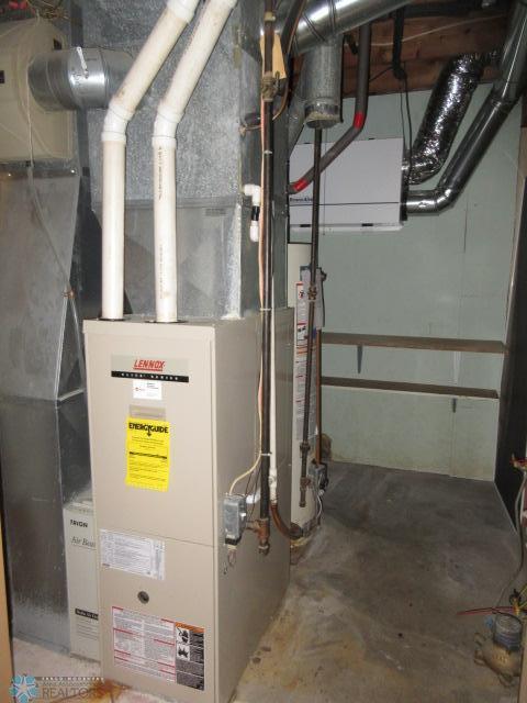 Jamestown, North Dakota 58401, United States, 4 Bedrooms Bedrooms, ,2 BathroomsBathrooms,Residential,Active,193108