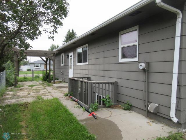 Jamestown, North Dakota 58401, United States, 4 Bedrooms Bedrooms, ,2 BathroomsBathrooms,Residential,Active,193108